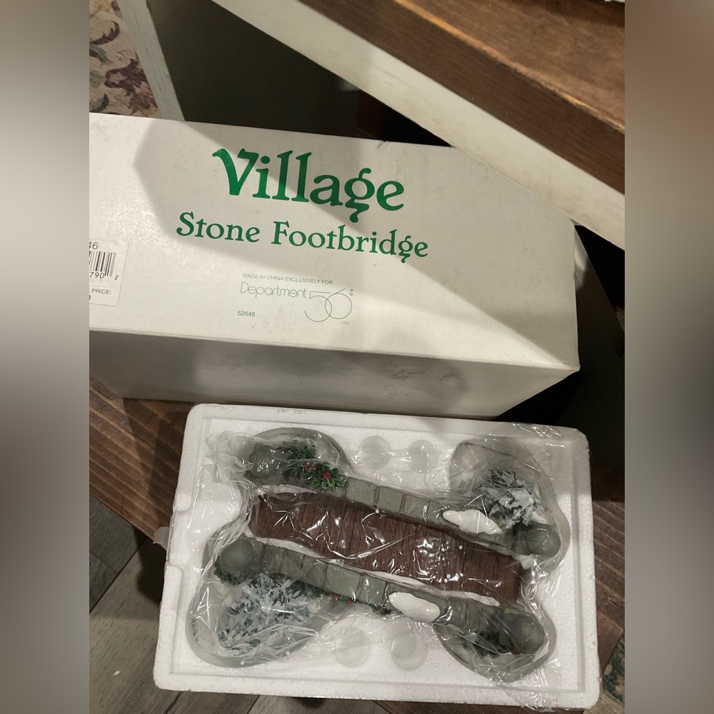 Department 56 Village Stone Footbridge with Green and Brown Accents new